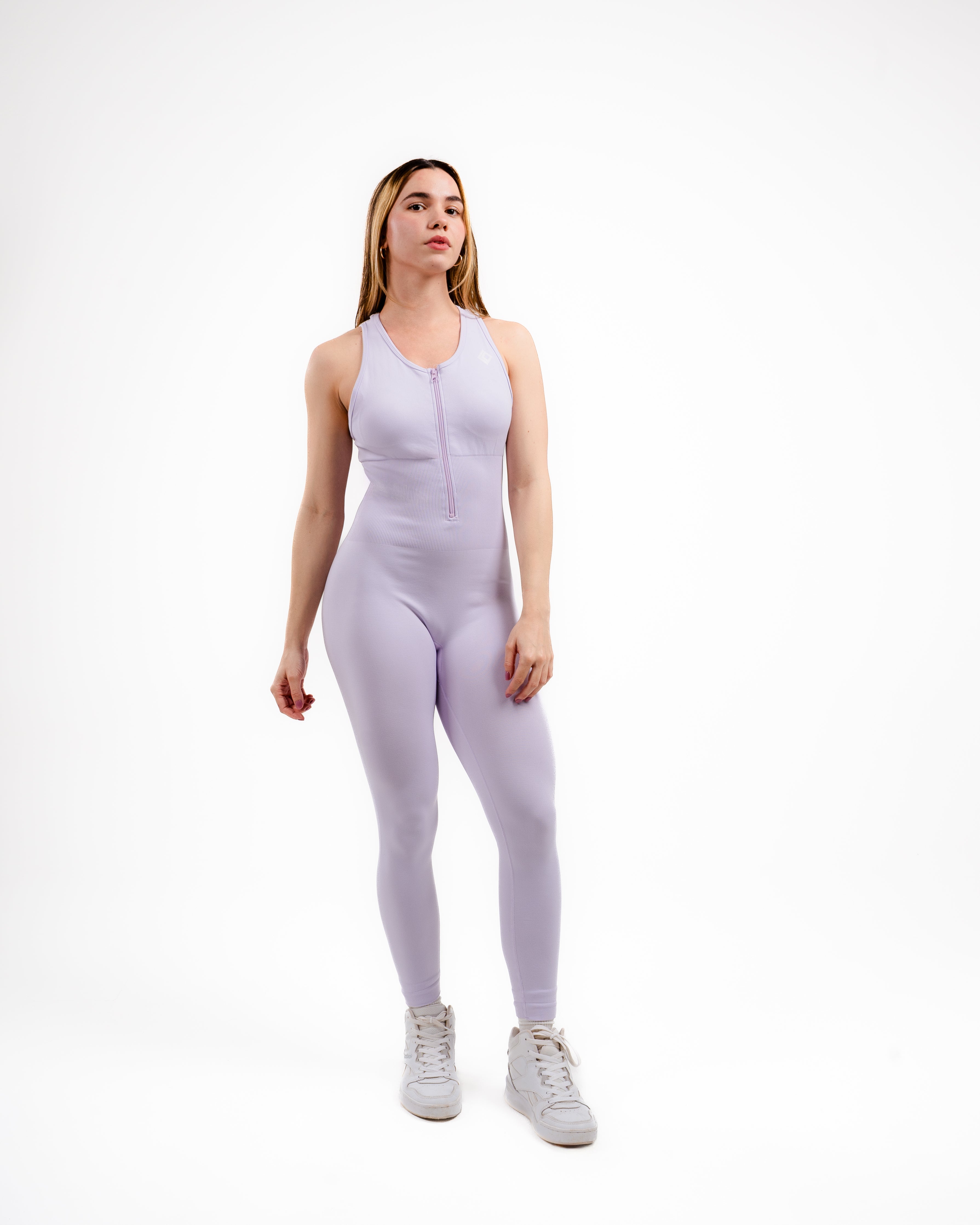 Jumpsuit deportivo con espalda abierta  Lila